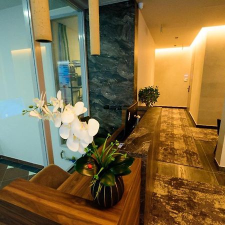 Hotel Zeneli Vlorë מראה חיצוני תמונה