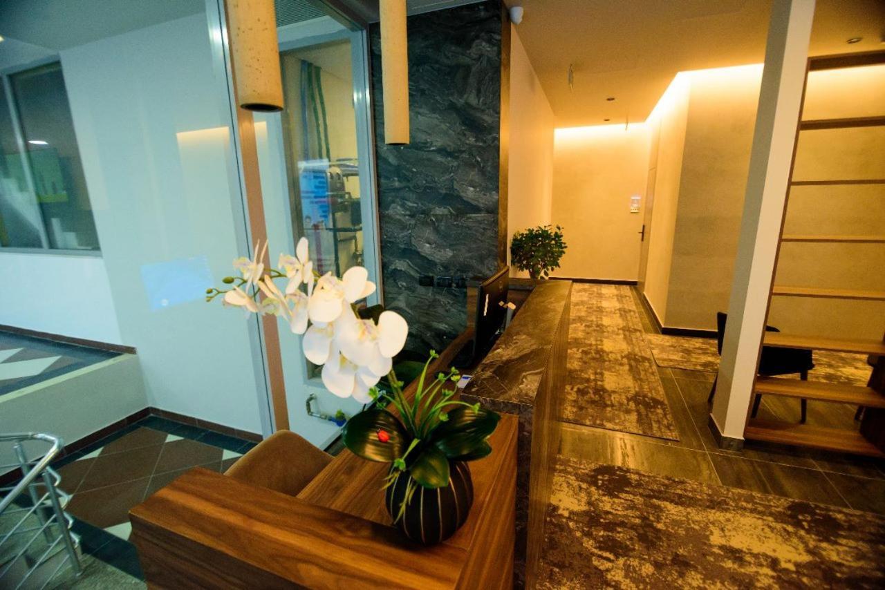 Hotel Zeneli Vlorë מראה חיצוני תמונה