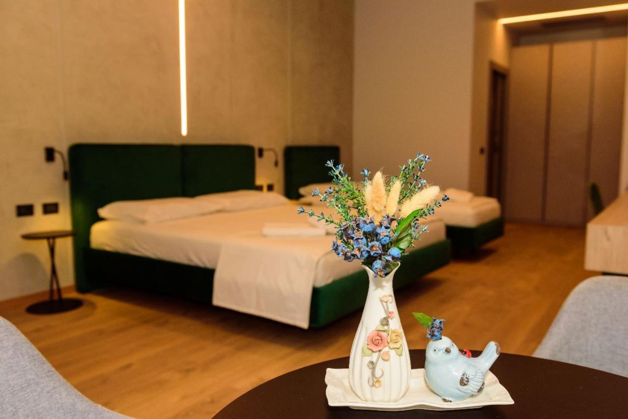 Hotel Zeneli Vlorë מראה חיצוני תמונה